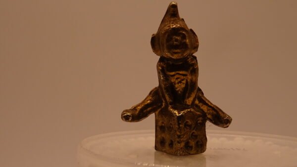 Brass Gnome sitting on a dice - Image 6